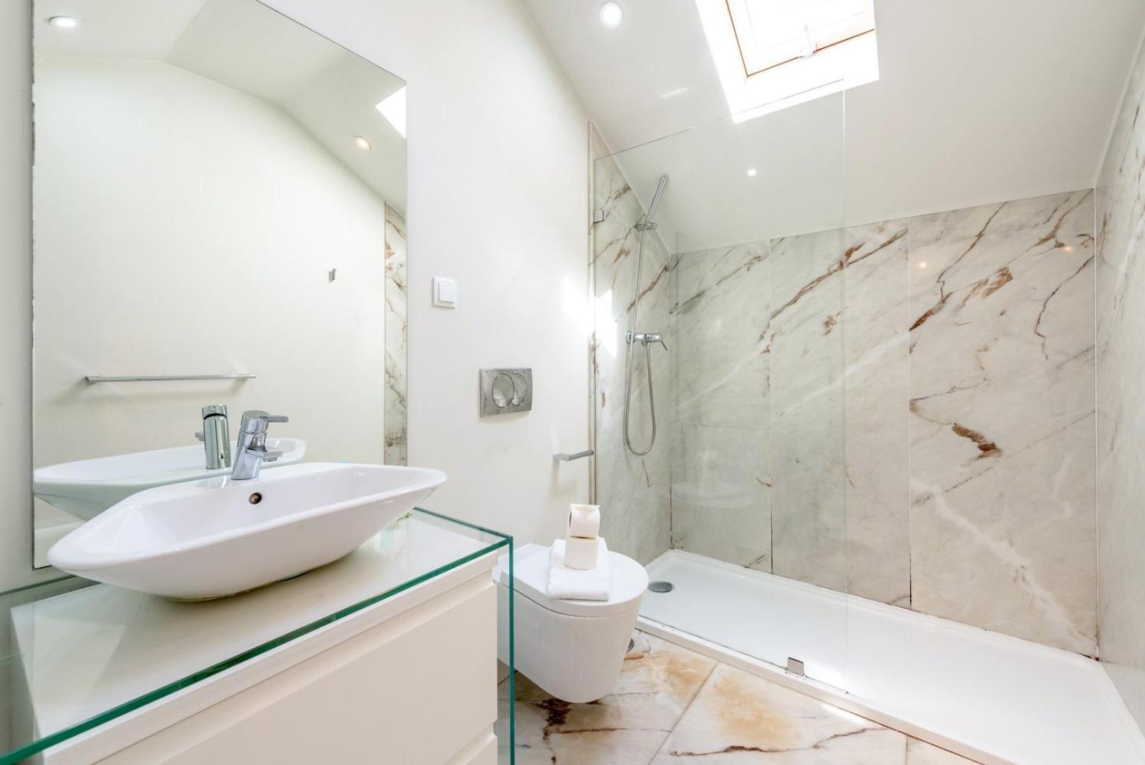 Guestready - Newly Renovated Chiado Haven Apartment Lisbon Bagian luar foto