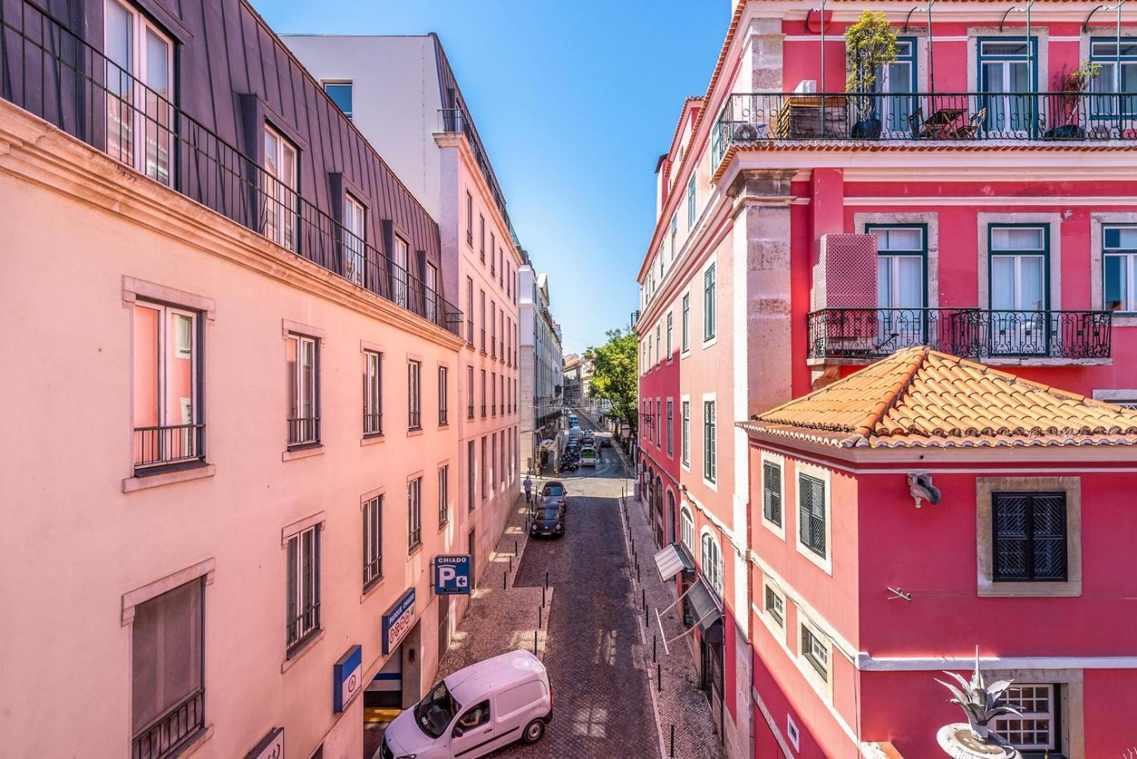 Guestready - Newly Renovated Chiado Haven Apartment Lisbon Bagian luar foto