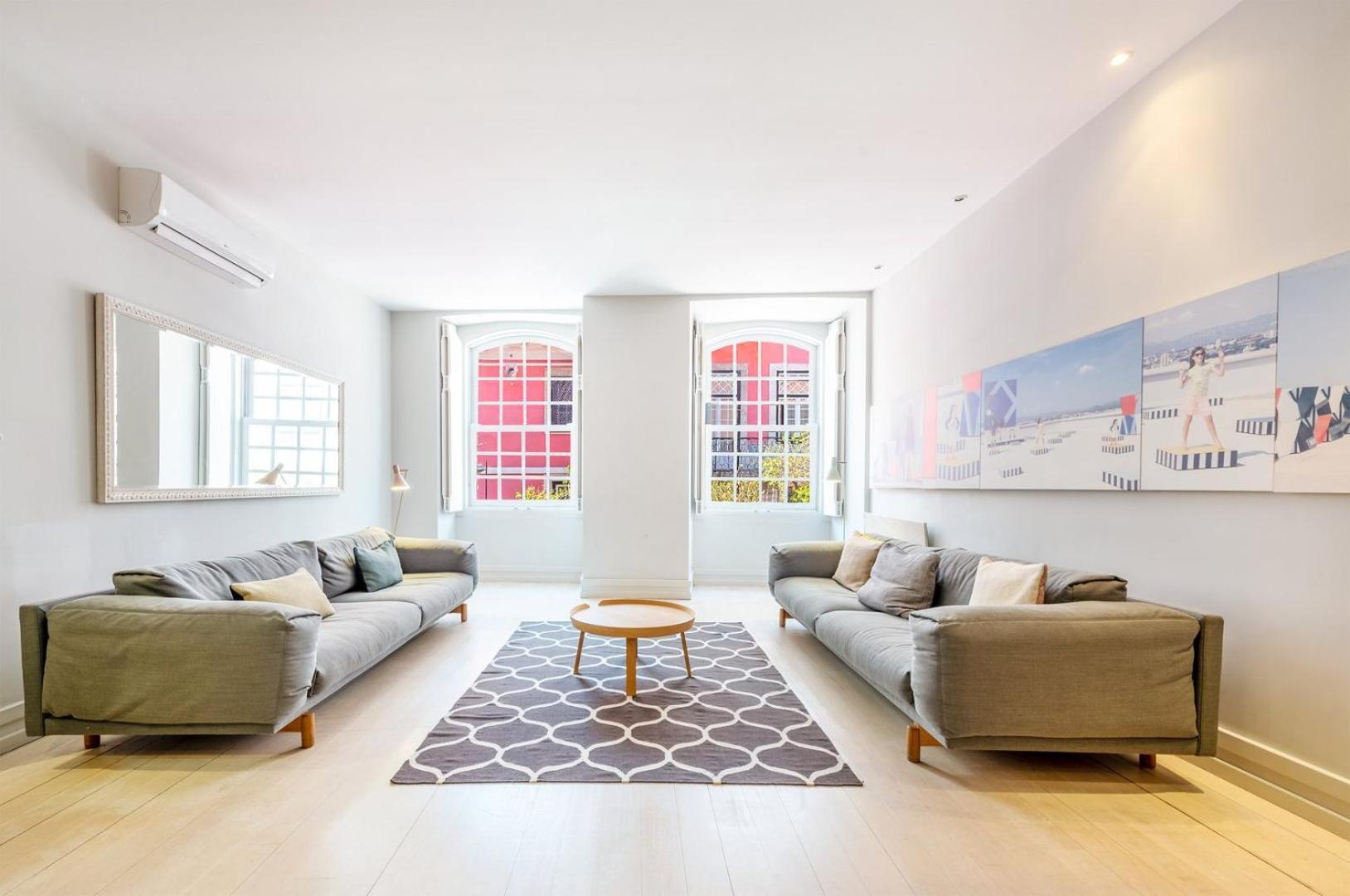 Guestready - Newly Renovated Chiado Haven Apartment Lisbon Bagian luar foto